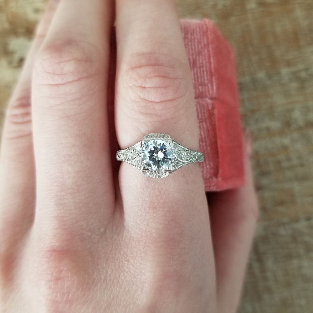 Art Deco Vintage White Sapphire Ring - Picture 2 of 6